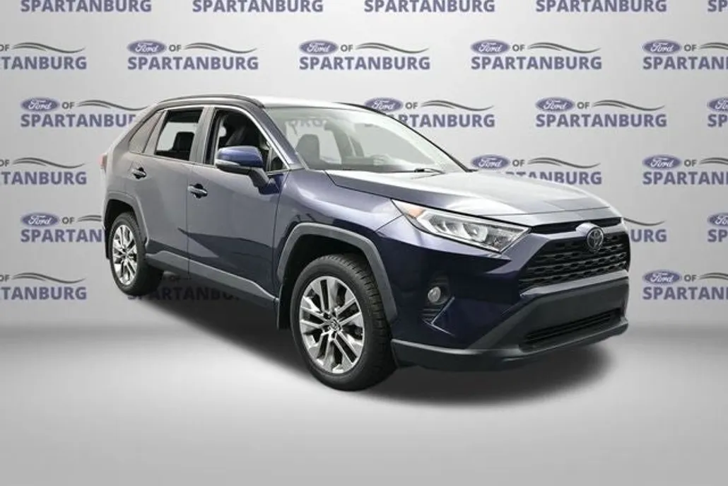 2019 Toyota RAV4 XLE Premium photo 1
