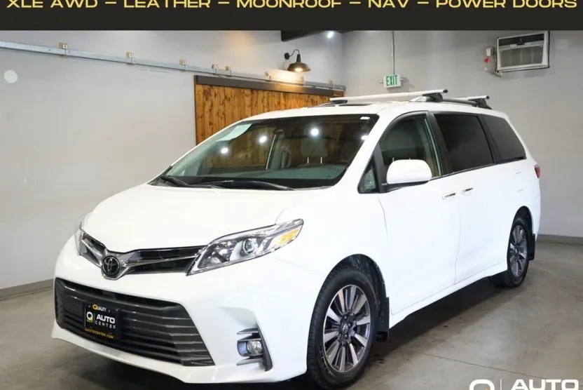 2019 Toyota Sienna Limited XLE Premium photo 1