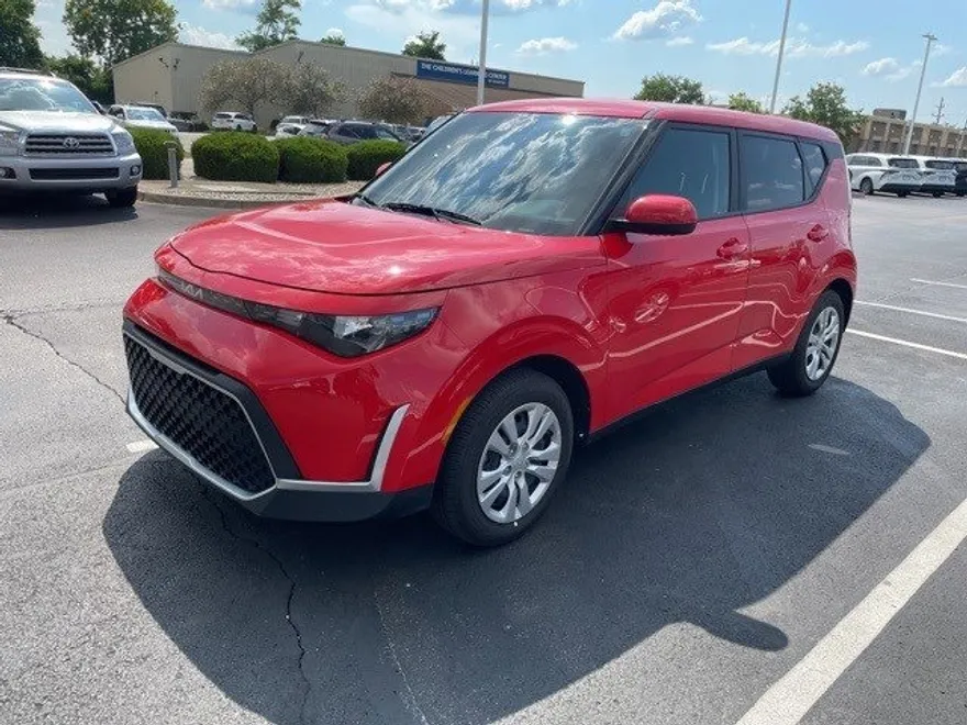2025 Kia Soul LX photo 1