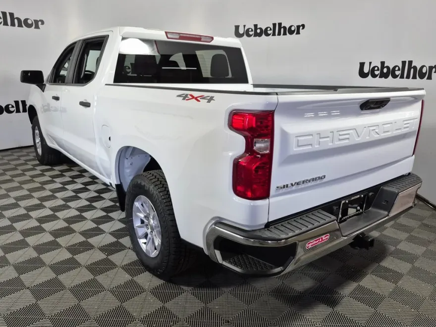 2026 Chevrolet Silverado 1500 photo 1