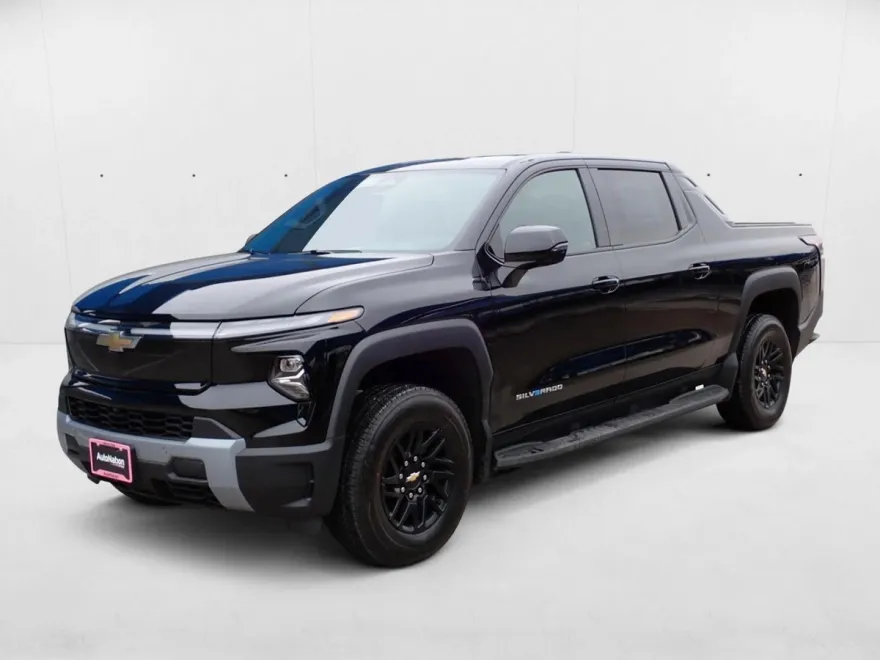 2025 Chevrolet Silverado EV LT photo 1