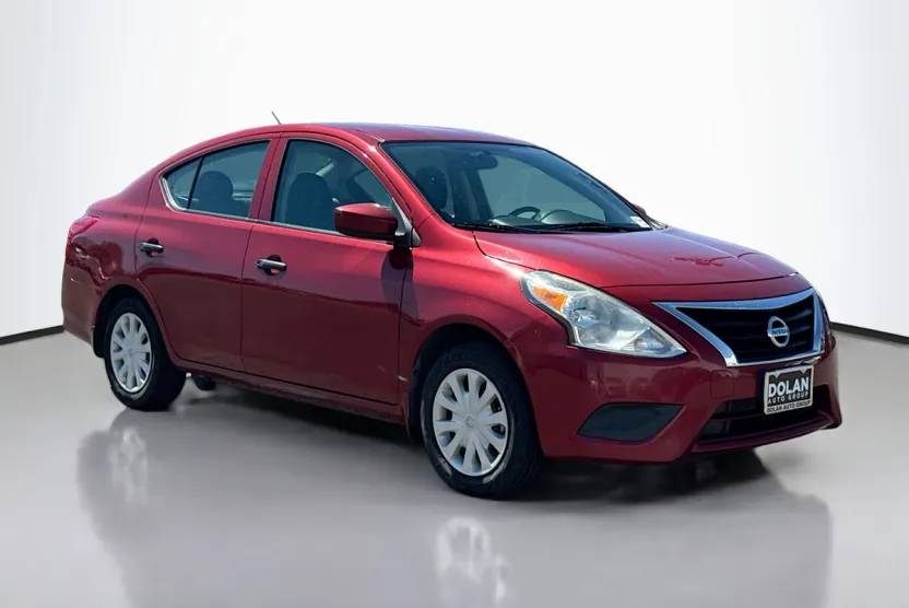 2019 Nissan Versa 1.6 S photo 1