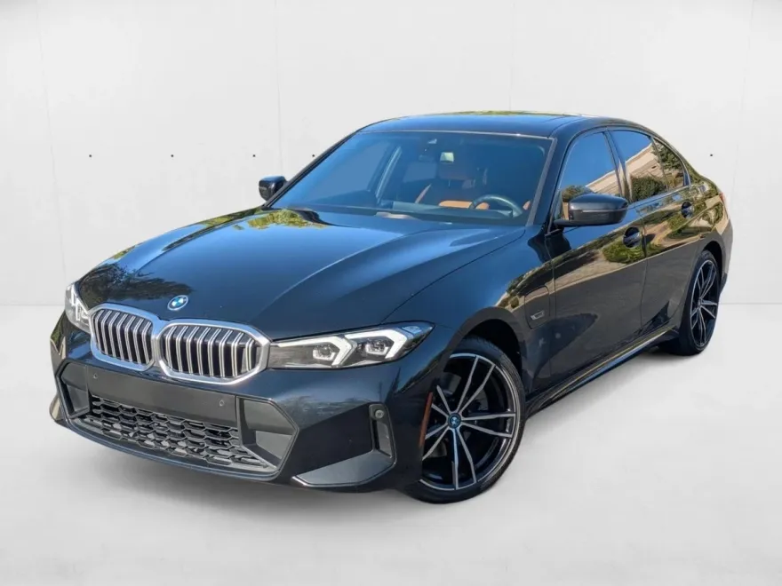 2023 Bmw 330e Sedan photo 1