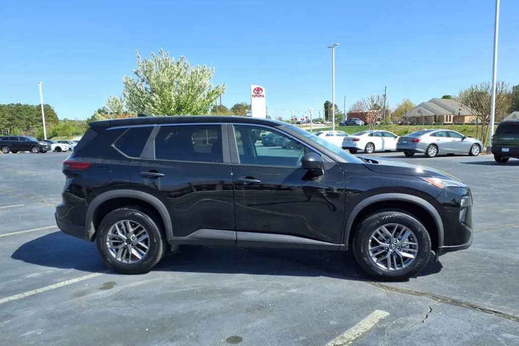 2024 Nissan Rogue S photo 1