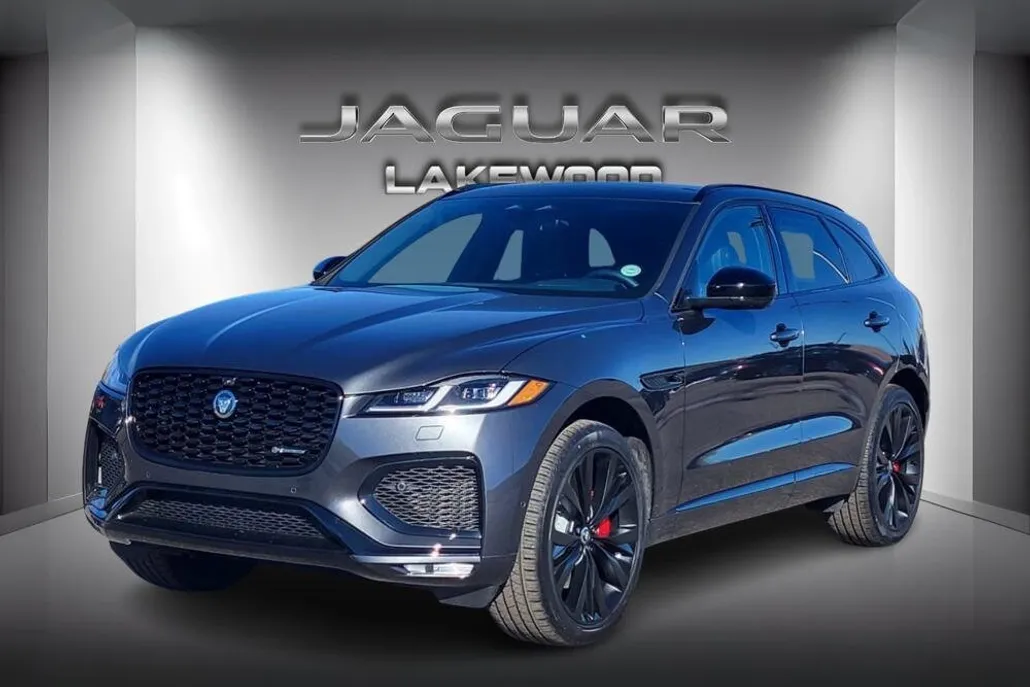 2025 Jaguar F-PACE P400 R-Dynamic S photo 1