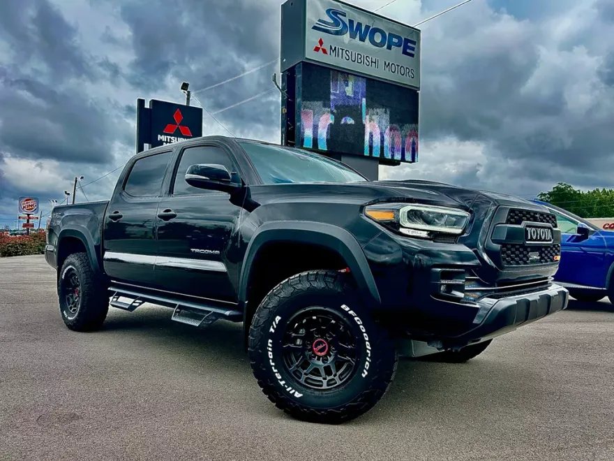 2023 Toyota Tacoma TRD Pro 4x4 photo 1