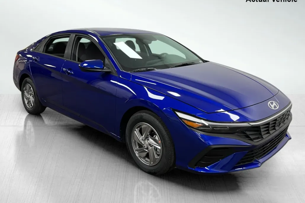 2025 Hyundai Elantra SE photo 1