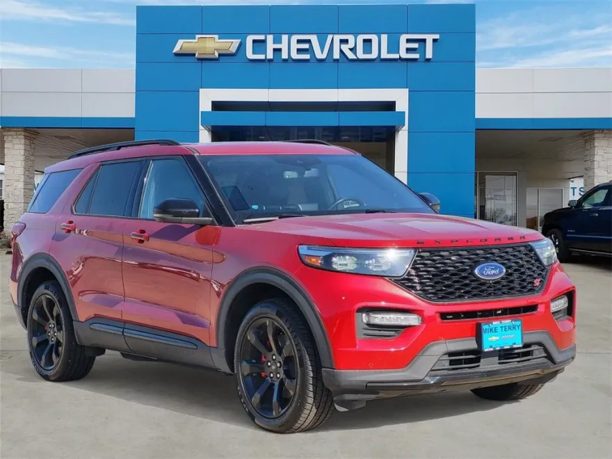 2022 Ford Explorer ST photo 1