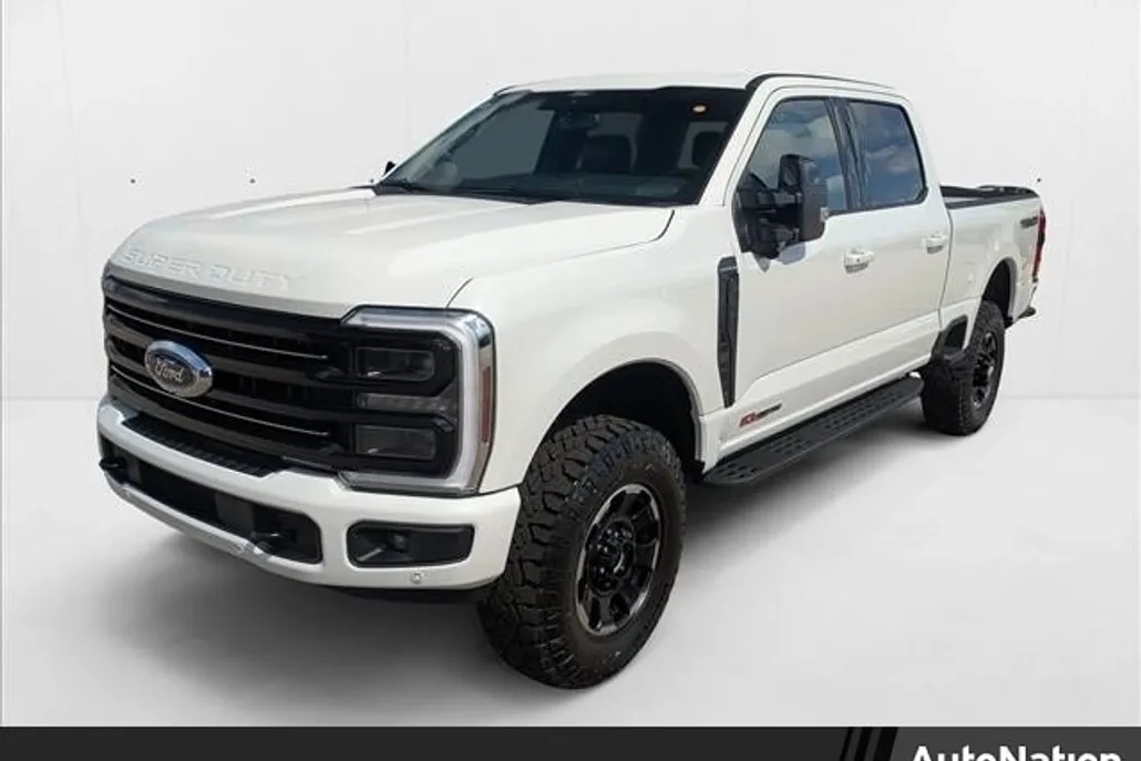 2025 Ford F-350 Platinum photo 1