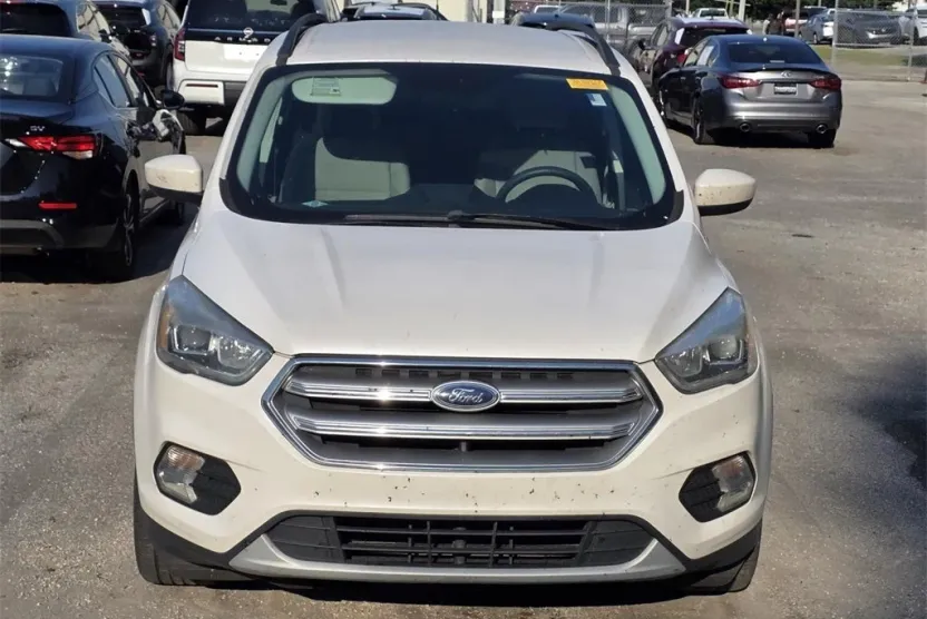 2017 Ford Escape SE photo 1