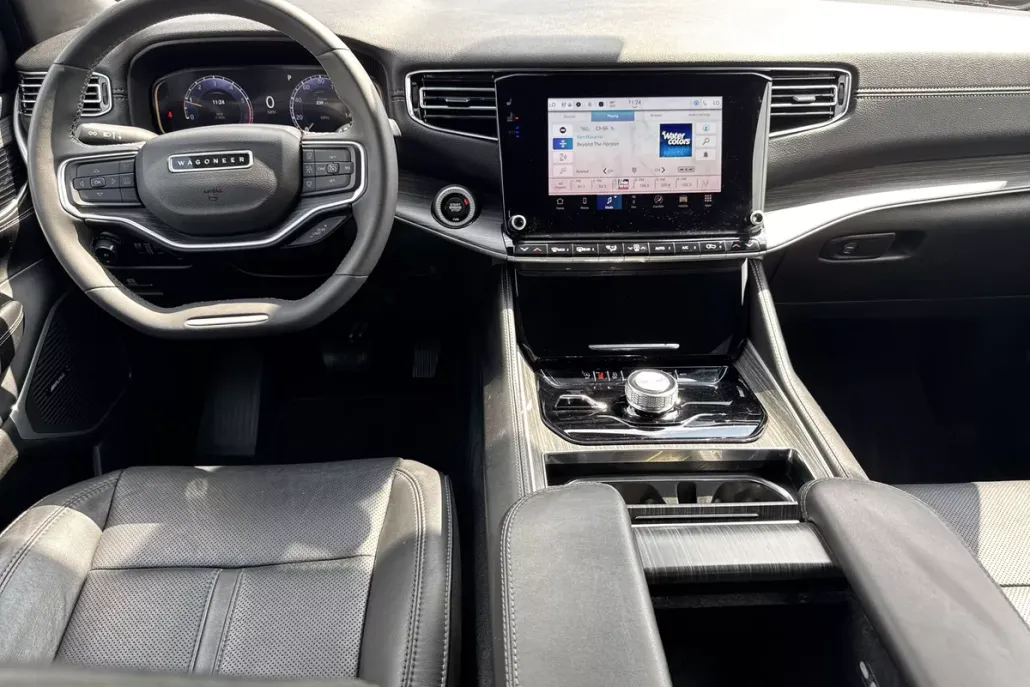 2023 Jeep Wagoneer L Series II photo 1