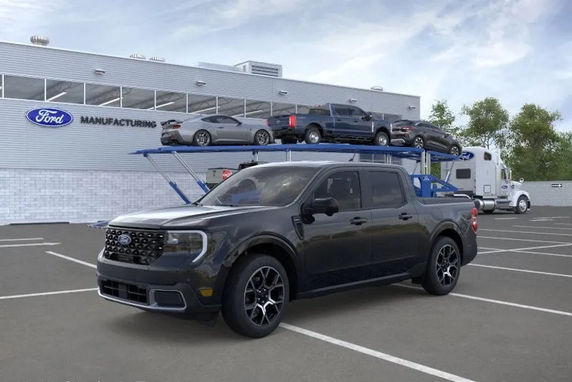 2025 Ford Maverick Lariat photo 1