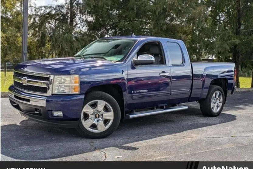 2010 Chevrolet Silverado 1500 LT photo 1