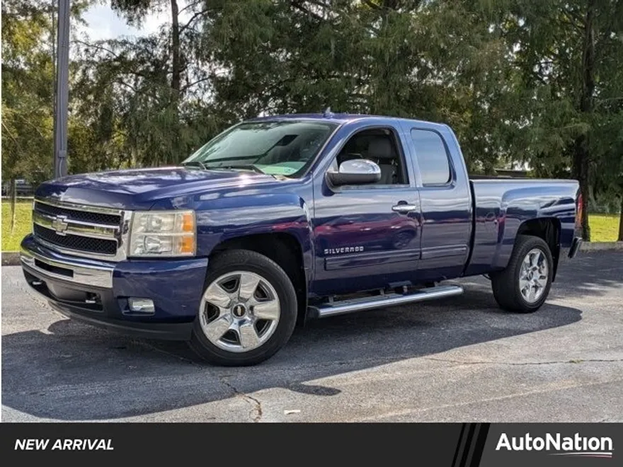 2010 Chevrolet Silverado 1500 LT photo 1