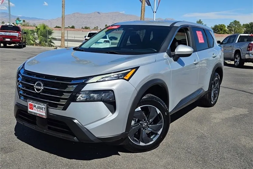 2024 Nissan Rogue SV photo 1