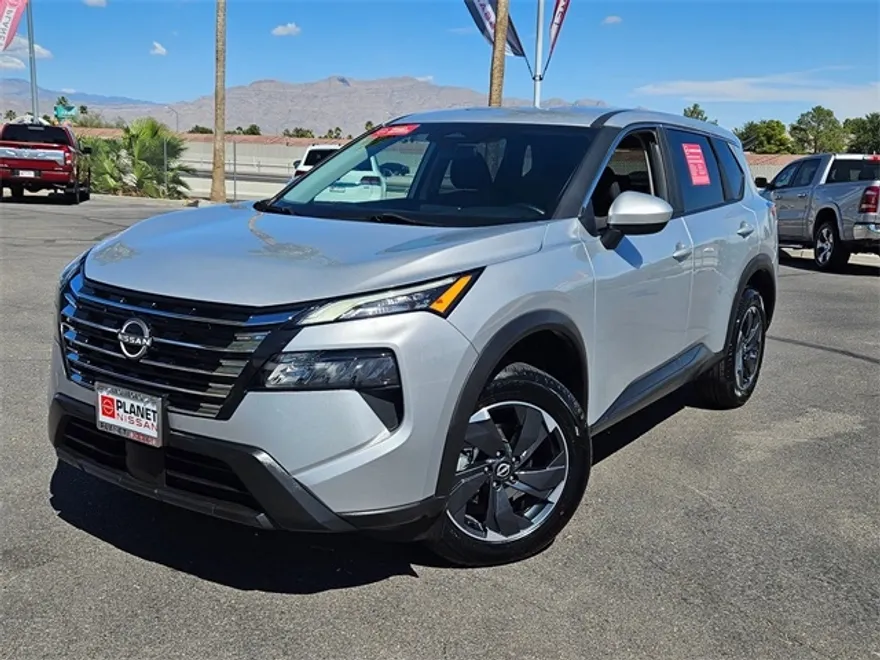 2024 Nissan Rogue SV photo 1