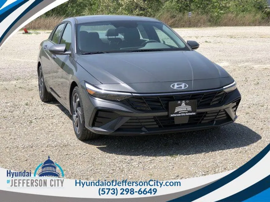 2025 Hyundai Elantra SEL Convenience photo 1
