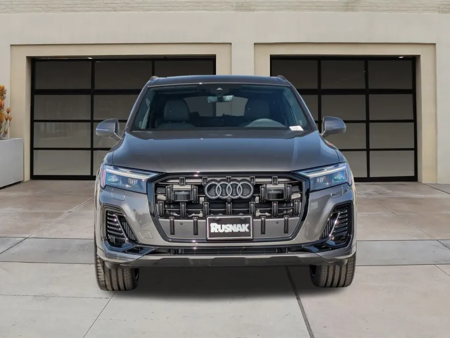 2025 Audi Q7 55 Premium Plus photo 1