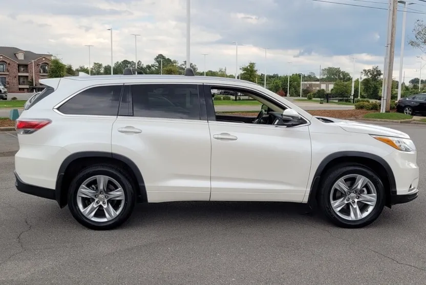 2015 Toyota Highlander Limited photo 1