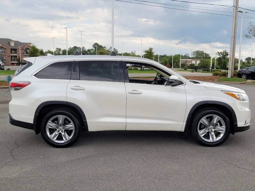 2015 Toyota Highlander Limited photo 1