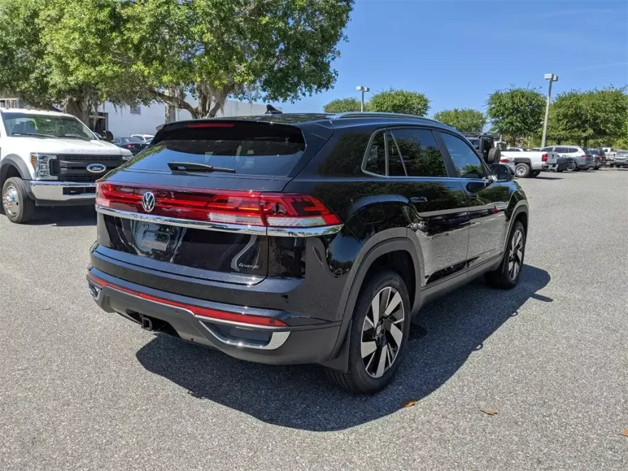 2025 Volkswagen Atlas Cross Sport SE Technology photo 1