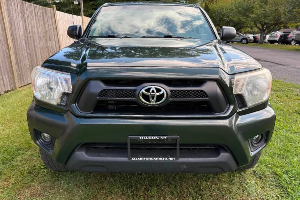 2013 Toyota Tacoma V6 4x4 photo 1