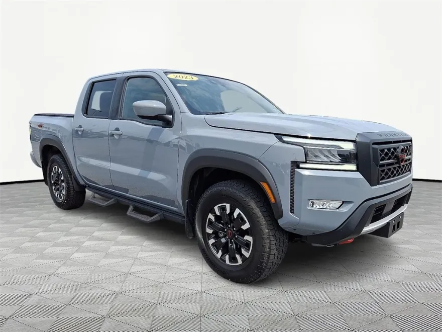 2023 Nissan Frontier PRO-4X photo 1