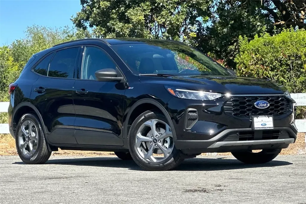 2025 Ford Escape ST-Line photo 1