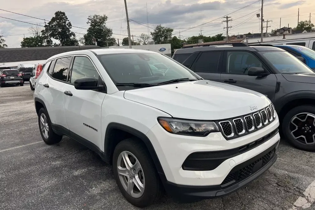 2024 Jeep Compass Sport photo 1