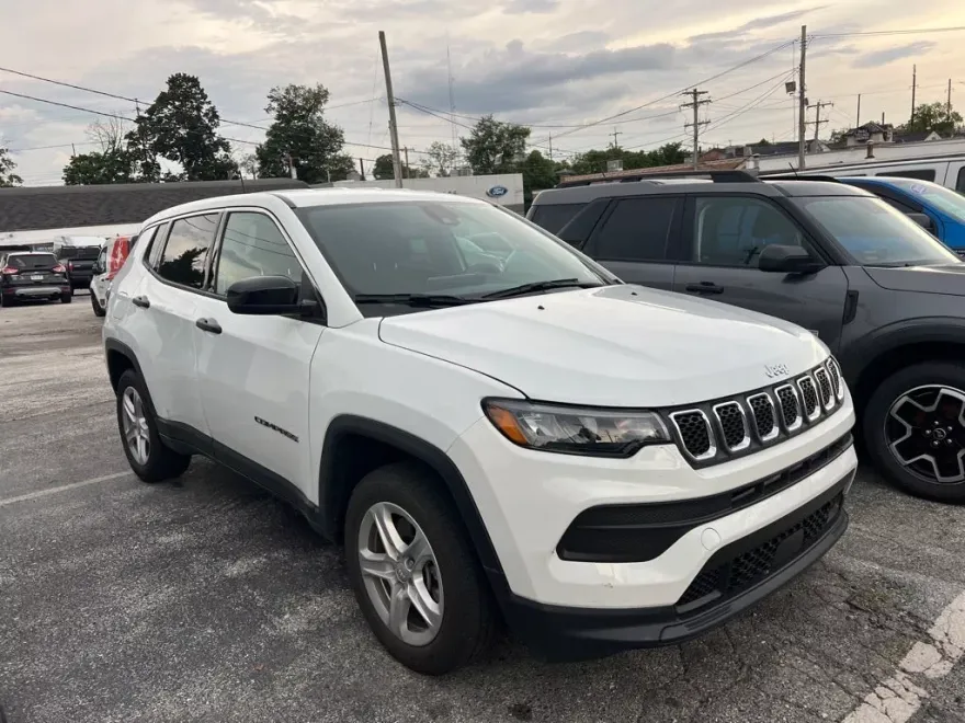 2024 Jeep Compass Sport photo 1