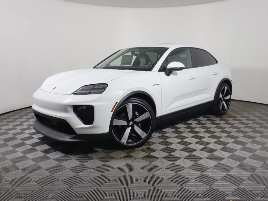 2025 Porsche Macan Electric photo 1