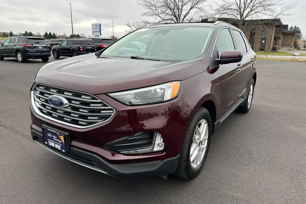 2022 Ford Edge SEL photo 1