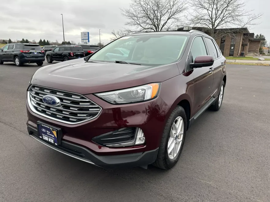 2022 Ford Edge SEL photo 1