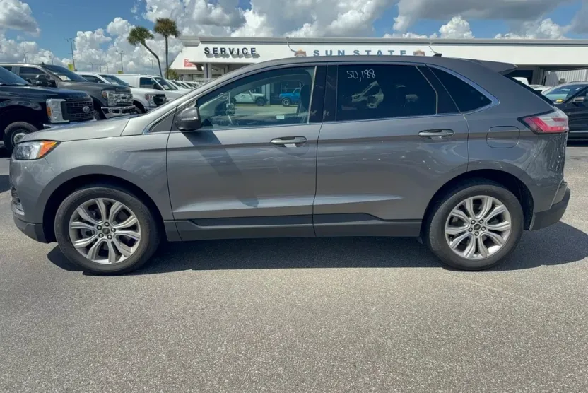 2024 Ford Edge Titanium photo 1