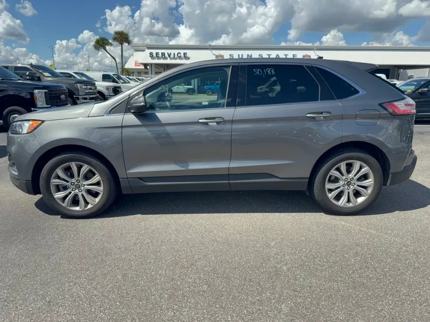 2024 Ford Edge Titanium photo 1