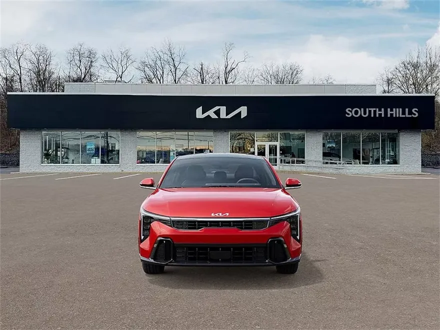 2025 Kia K4 GT-Line photo 1