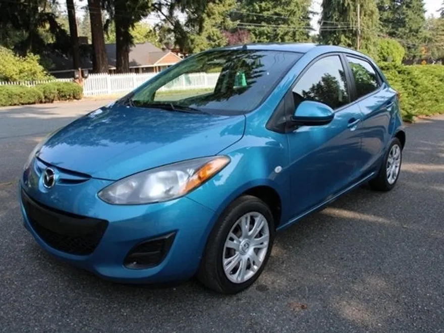 2012 Mazda Mazda2 Sport photo 1