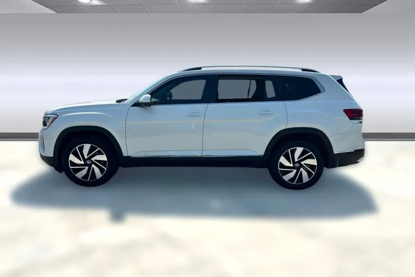 2025 Volkswagen Atlas SEL photo 1
