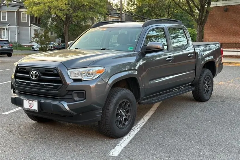 2016 Toyota Tacoma SR5 Sport TRD photo 1