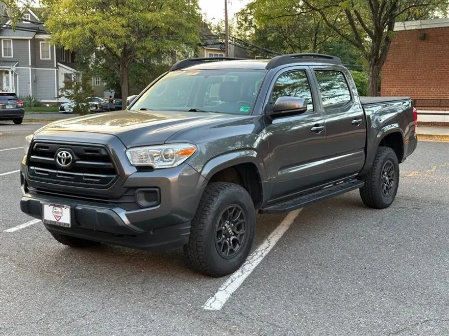 2016 Toyota Tacoma SR5 Sport TRD photo 1