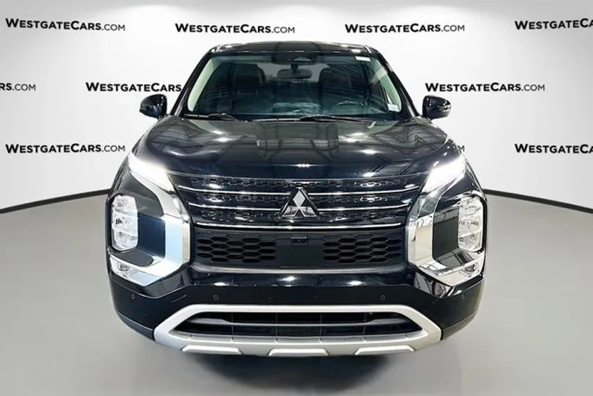 2022 Mitsubishi Outlander SE photo 1
