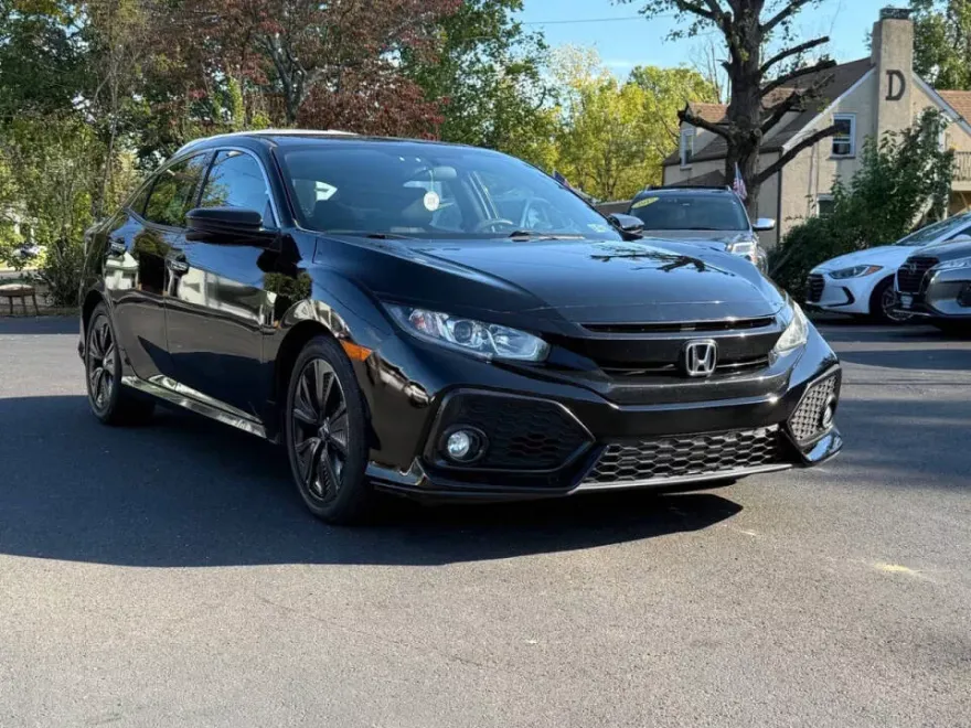 2017 Honda Civic EX Hatchback photo 1