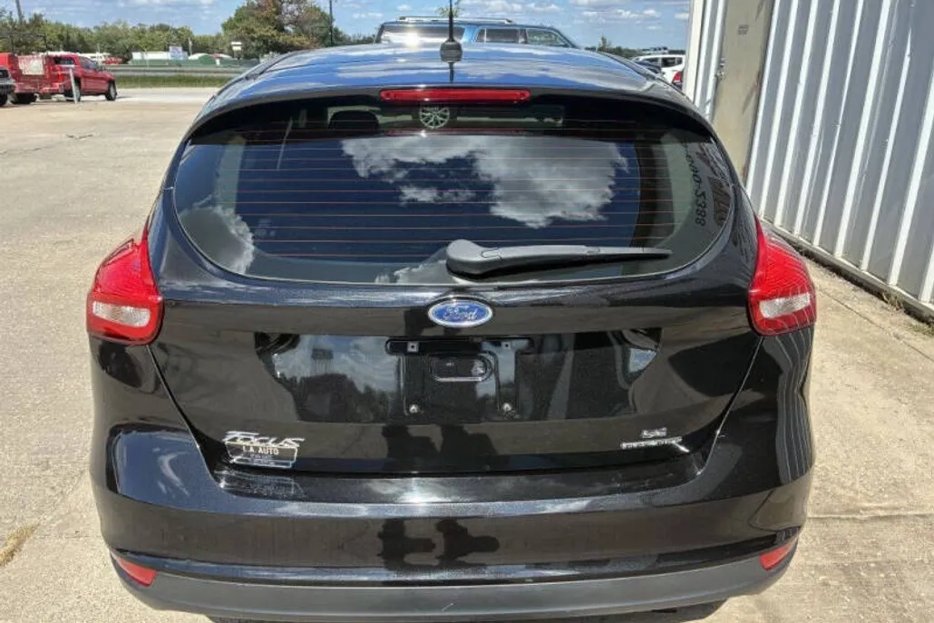 2015 Ford Focus SE photo 1