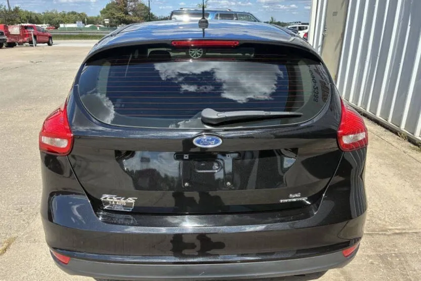 2015 Ford Focus SE photo 1