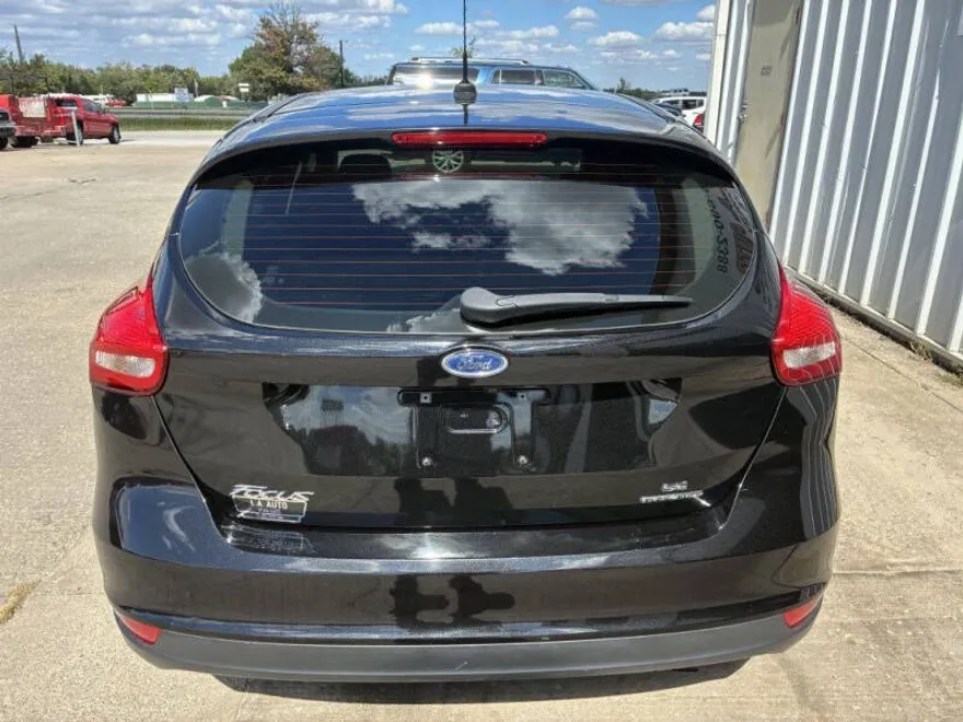 2015 Ford Focus SE photo 1