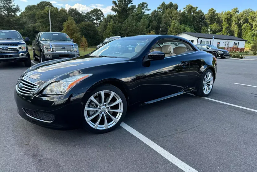 2010 Infiniti G37 Convertible Base photo 1