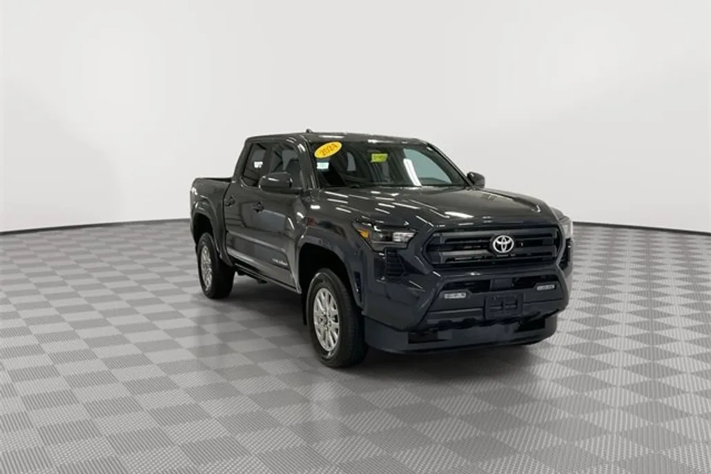 2024 Toyota Tacoma SR5 photo 1