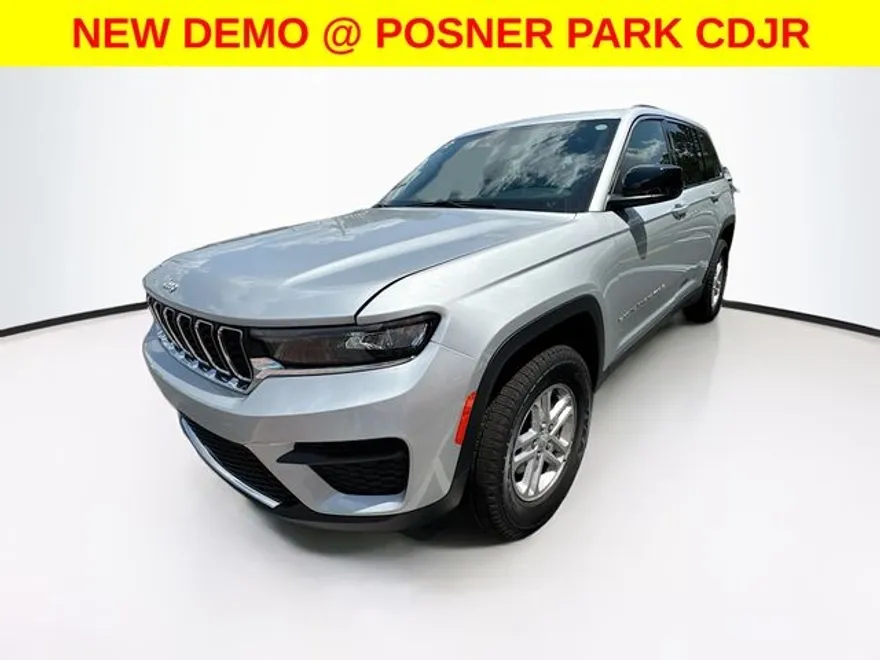 2025 Jeep Grand Cherokee Laredo photo 1