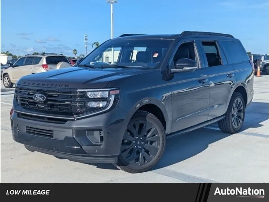 2025 Ford Expedition Platinum photo 1