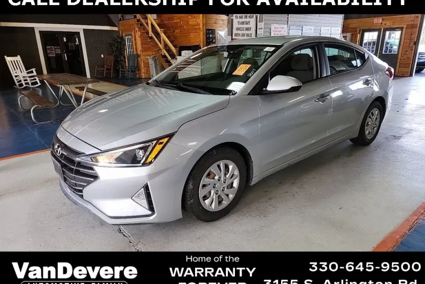 2019 Hyundai Elantra SE photo 1